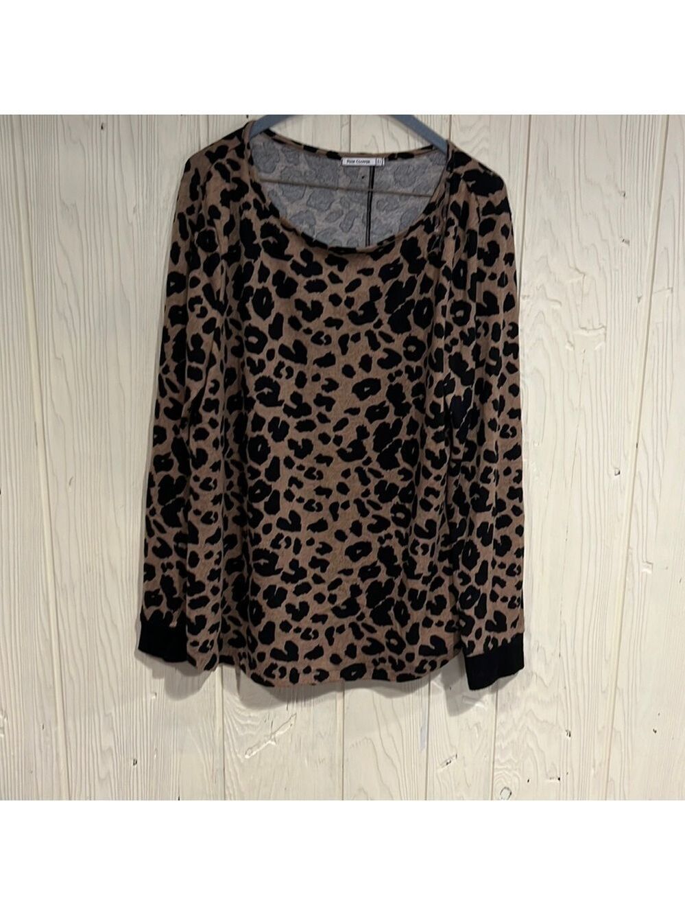 Pink Clover Leopard Print Long Sleeve Sweater XXL